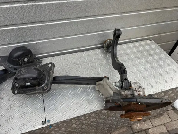 Mancal traseiro Audi Q3 83A esquerdo/direito OEM IG AUTO image 3