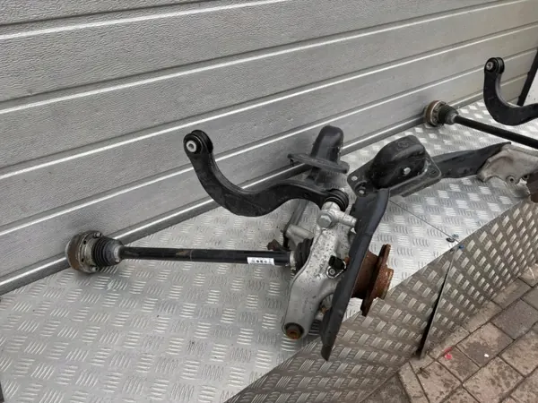 Mancal traseiro Audi Q3 83A esquerdo/direito OEM IG AUTO image 5