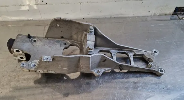 Suporte Suspensão Cabina Scania OEM 2323726 - Usado image 2