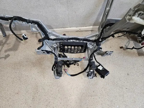 Instrumentpanelsförstärkning Fram BMW X5 G05 OEM 9393782 image 10