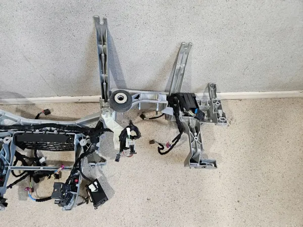 Instrumentpanelsförstärkning Fram BMW X5 G05 OEM 9393782 image 4