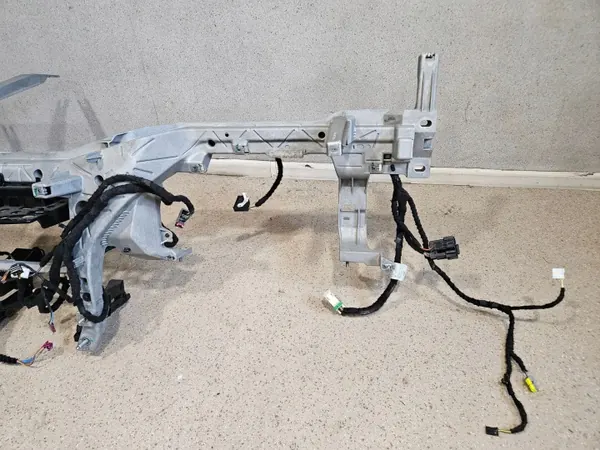 Instrumentpanelsförstärkning Fram BMW X5 G05 OEM 9393782 image 9