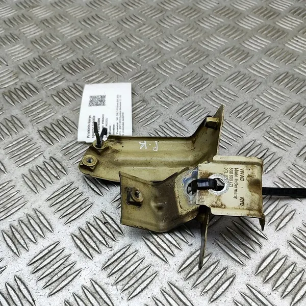 Vasen etulokasuoja VW GOLF VII image 2