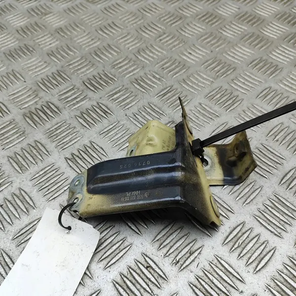 Vasen etulokasuoja VW GOLF VII image 4