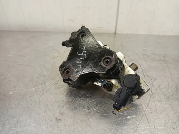 Brandstofpomp Mercedes Sprinter E W211 2.2 CDI A6460700101 image 4