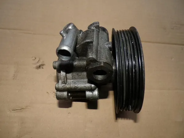 Bomba de dirección asistida Alfa Romeo 159 1.9 JTDm image 1