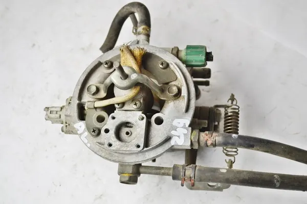 Suzuki Swift Kaasutin OEM 1340071C50 1979300310 image 3