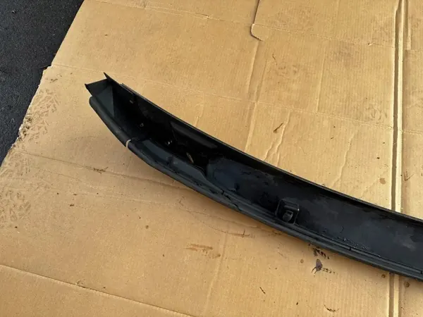 Ford OE BK31-V01915-AJ Begagnad vindrutetätning image 3