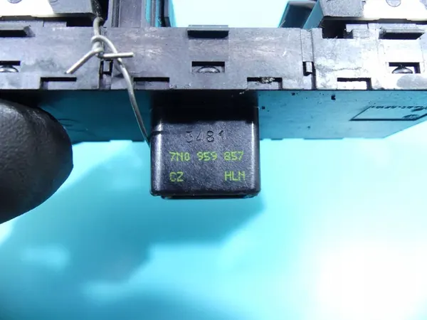 Raambediening VW Touareg II 10-18 7N0959857 image 4