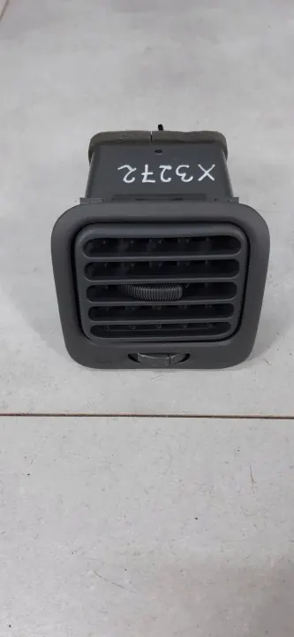 Grille de ventilation latérale Suzuki OE 7364065D02T01 image 2