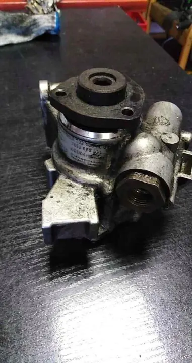 Pompe de direction assistée Mercedes-Benz OEM 7692955511 image 3