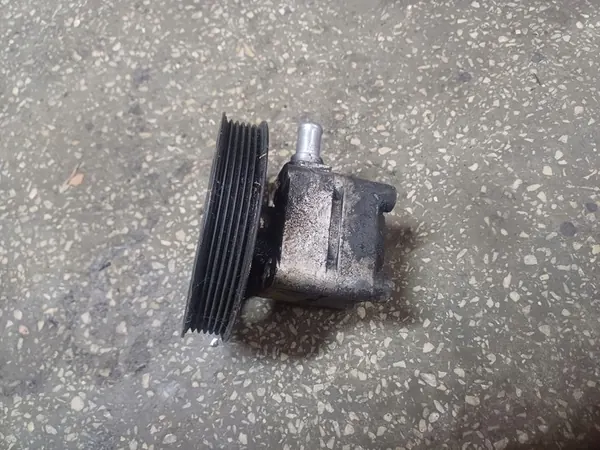Stuurbekrachtigingspomp VOLVO V70 II 2.4B OEM 9485757 image 2