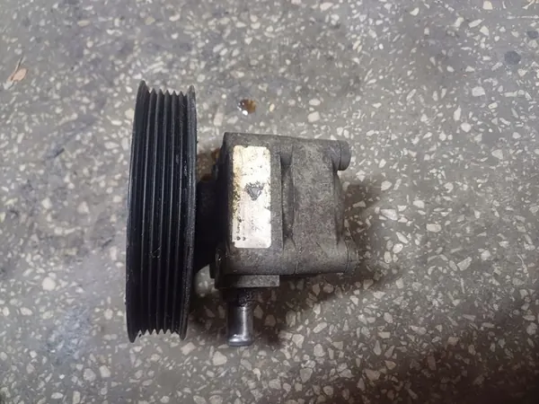 Stuurbekrachtigingspomp VOLVO V70 II 2.4B OEM 9485757 image 4