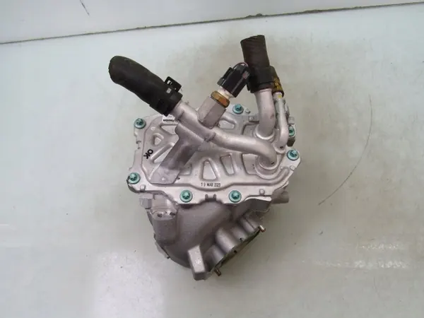 Mazda CX-30 Polttoainejäähdytin OEM HF01-13565C image 5