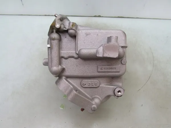 Mazda CX-30 Polttoainejäähdytin OEM HF01-13565C image 6