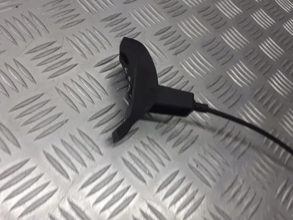 Actuateur de trappe à carburant OEM 13202396 Opel Corsa D image 3