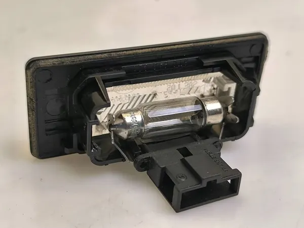 Luz de matrícula Mercedes-Benz E W211 8T0943021 image 2