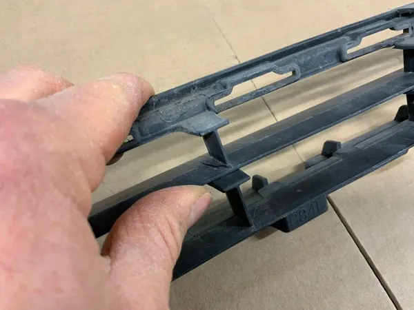 Rejilla del parachoques delantero CITROEN C5 AIRCROSS OEM 9826748877 image 5