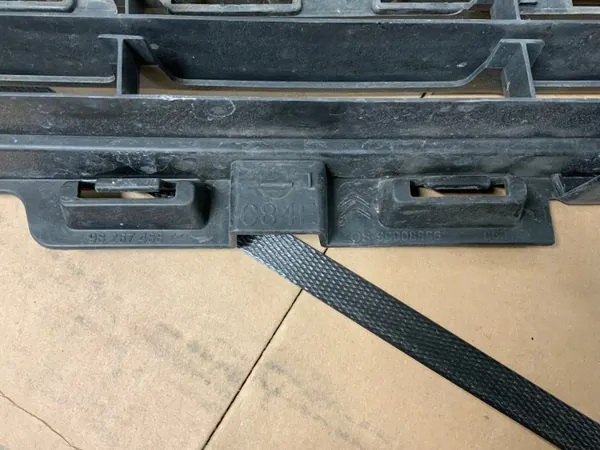 Rejilla del parachoques delantero CITROEN C5 AIRCROSS OEM 9826748877 image 7