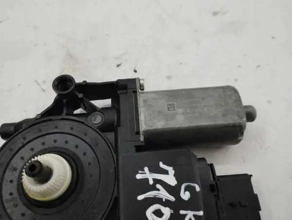 OEM 0130824229 Citroen C5 Aircross Motor Ventana Izquierda Trasera image 3