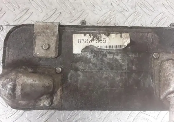 Refroidisseur d'huile moteur Porsche OEM 83801565 image 3
