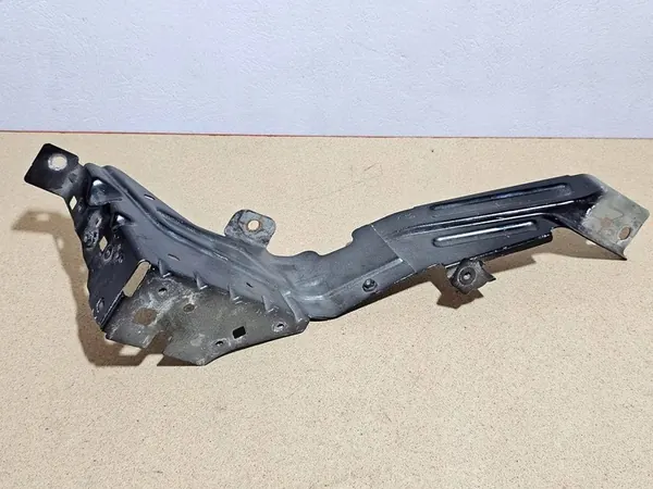 Support de phare droit Volvo XC40 II image 2