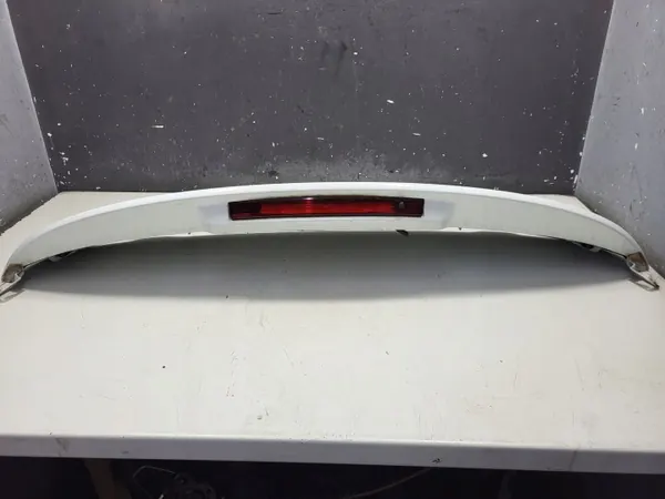 Renault OE 960306579R Spoiler Trasero - Usado image 6