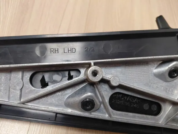 BMW 2 F45 F46 Höger spegelmontering OEM image 6