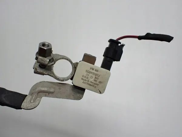 Terminal de Fusível de Bateria OEM 5Q0915181J para Skoda Octavia III image 4