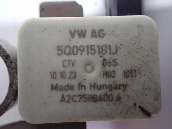 Terminal de Fusível de Bateria OEM 5Q0915181J para Skoda Octavia III image 5