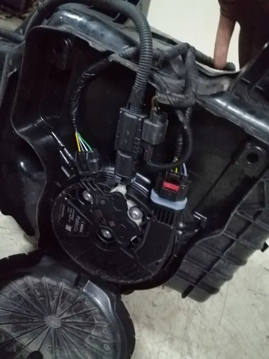 FORD TRANSIT MK8 2.0 ECOBLUE RESERVOIR ADBLUE KK31-5J228-AF image 4