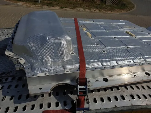 Carcaça Bateria BMW iX i20 - Usado, 303 Ah image 3