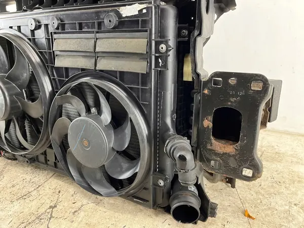 Frontstoßstange Volkswagen Jetta VI 2012 5C6805588D image 9