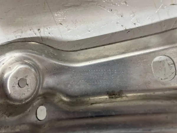Reforço Dianteiro Mercedes OEM A2936200000 - Usado image 8