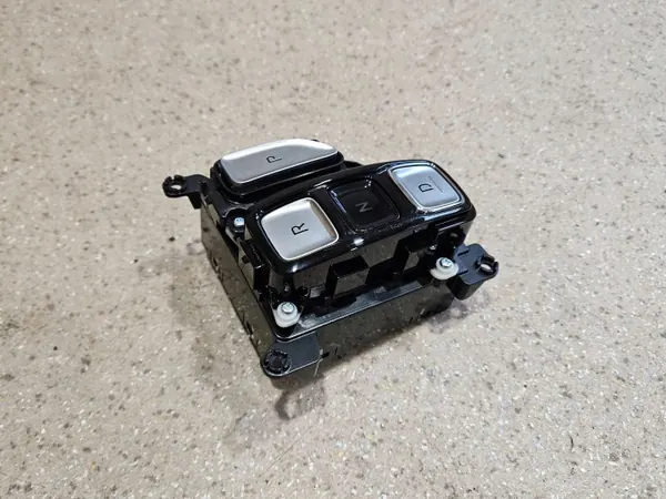Hyundai OEM 120039776 Couvre-levier de vitesse supérieur image 6