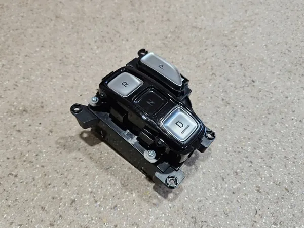 Hyundai OEM 120039776 Couvre-levier de vitesse supérieur image 7