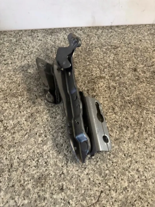 Charnière de Capot Droit OEM 31385072 Volvo V40 II 2012-18 image 2