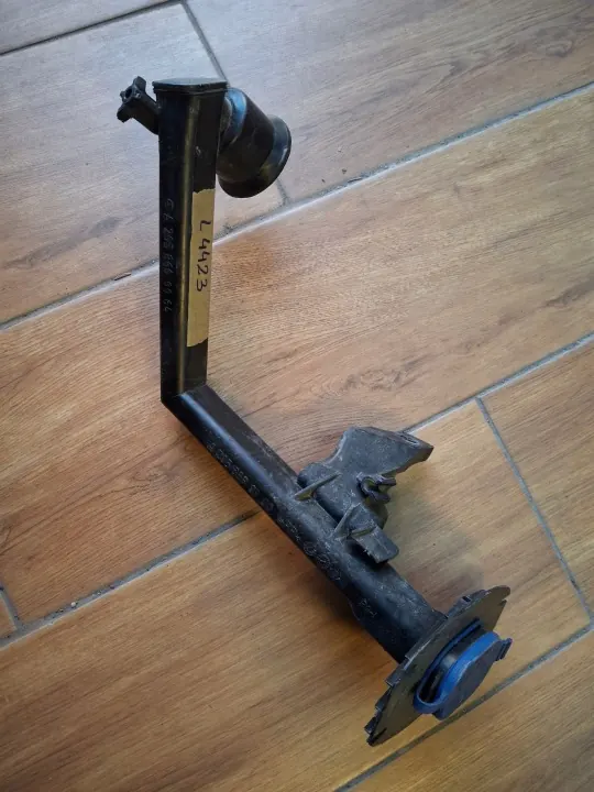 Mercedes W205 ruitensproeiervloeistoftube OEM A2058600064 image 8