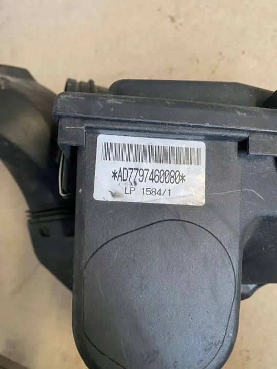 BMW Luftfilter OEM AD7797460080 - Begagnad image 4