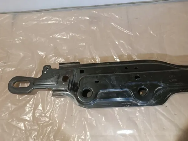 Support de radiateur OEM 625305694R pour Renault Megane IV image 4