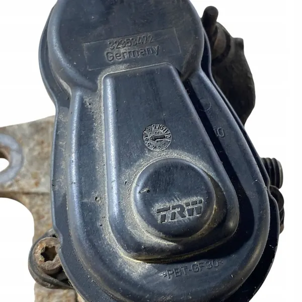 Jeep Cherokee 2014 Oikea Takajarrusatula OEM 68225300AB image 9