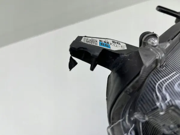 Toyota Yaris IV Vasen Ajovalolasi OEM RCD26590 image 10