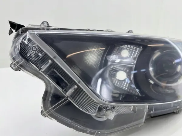 Toyota Yaris IV Vasen Ajovalolasi OEM RCD26590 image 7