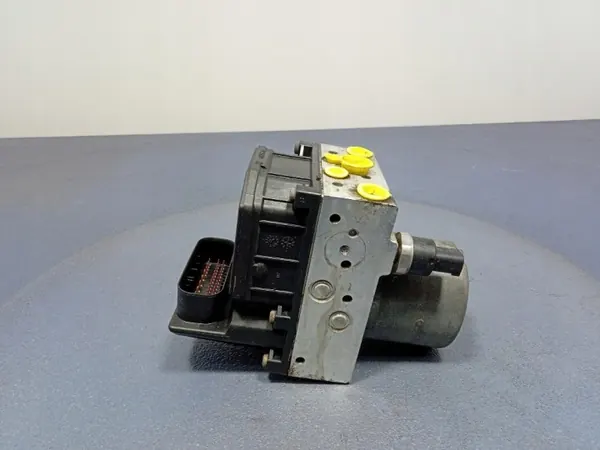 Pompe ABS OEM 44540-05050 pour Toyota Avensis II image 2