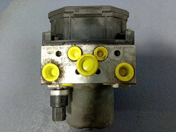 Pompe ABS OEM 44540-05050 pour Toyota Avensis II image 5