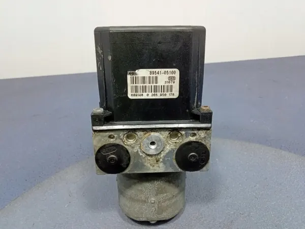 Pompe ABS OEM 44540-05050 pour Toyota Avensis II image 6