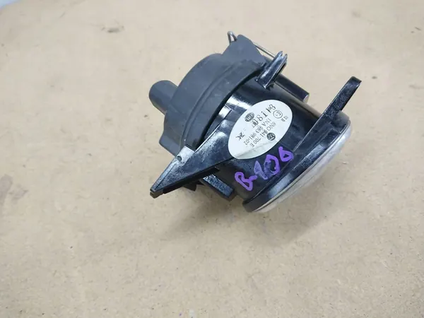 Volkswagen Polo III 3 6N0 Halógeno Direito image 3