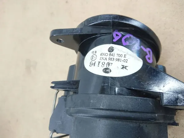 Volkswagen Polo III 3 6N0 Halógeno Direito image 4