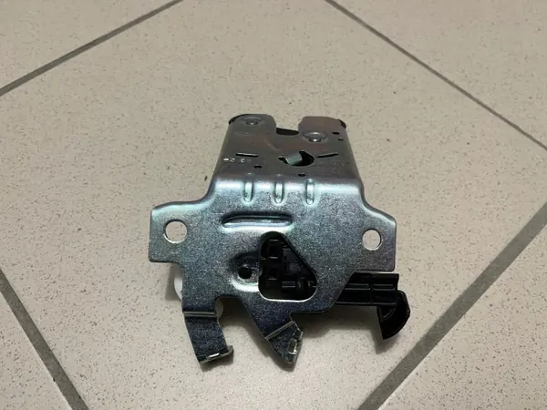 OEM 654827505 Serrure de Coffre pour Skoda Octavia IV image 6