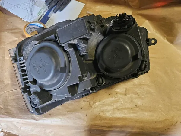 Farol dianteiro direito VW T5 Lift image 4